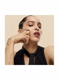 All Hours foundation -meikkivoide