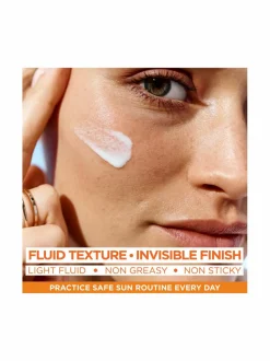 Ambre Solaire Super UV Vitamin C Anti-Dark Spots SPF50+ -aurinkosuojavoide