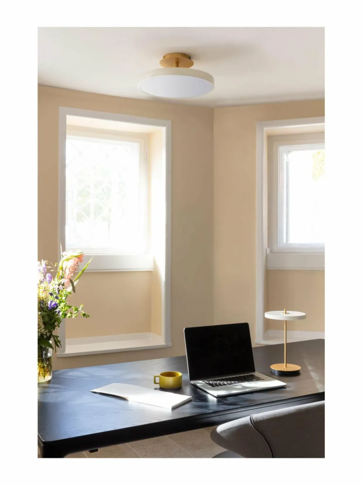 Asteria Move -pöytävalaisin