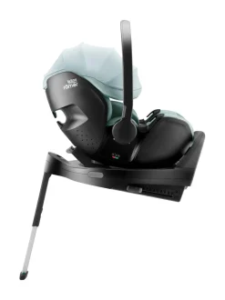 Britax Baby-Safe Pro turvakaukalo ja Vario Base 5Z telakka