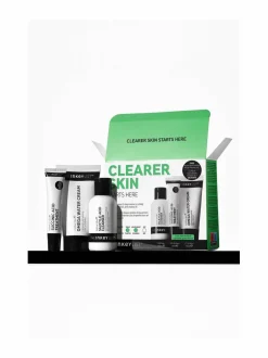 Clearer Skin Starts Here -ihonhoitopakkaus