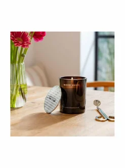 Delicious Rhubarb & Rose Luxury Candle -tuoksukynttilä