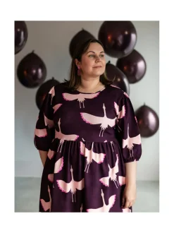 Elisabet mekko, Rising Crane