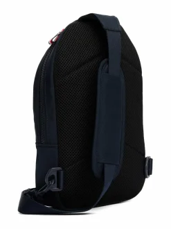 Essential Sling Bag -olkalaukku