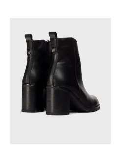 Feminine Heel -korkonilkkurit