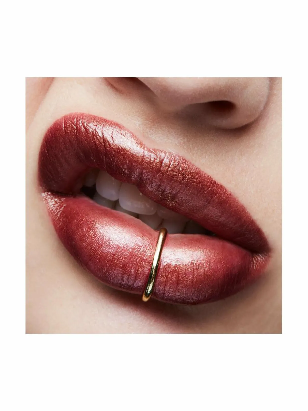 Frost Lipstick -huulipuna 3 g