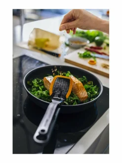 Functional Form -paistolasta