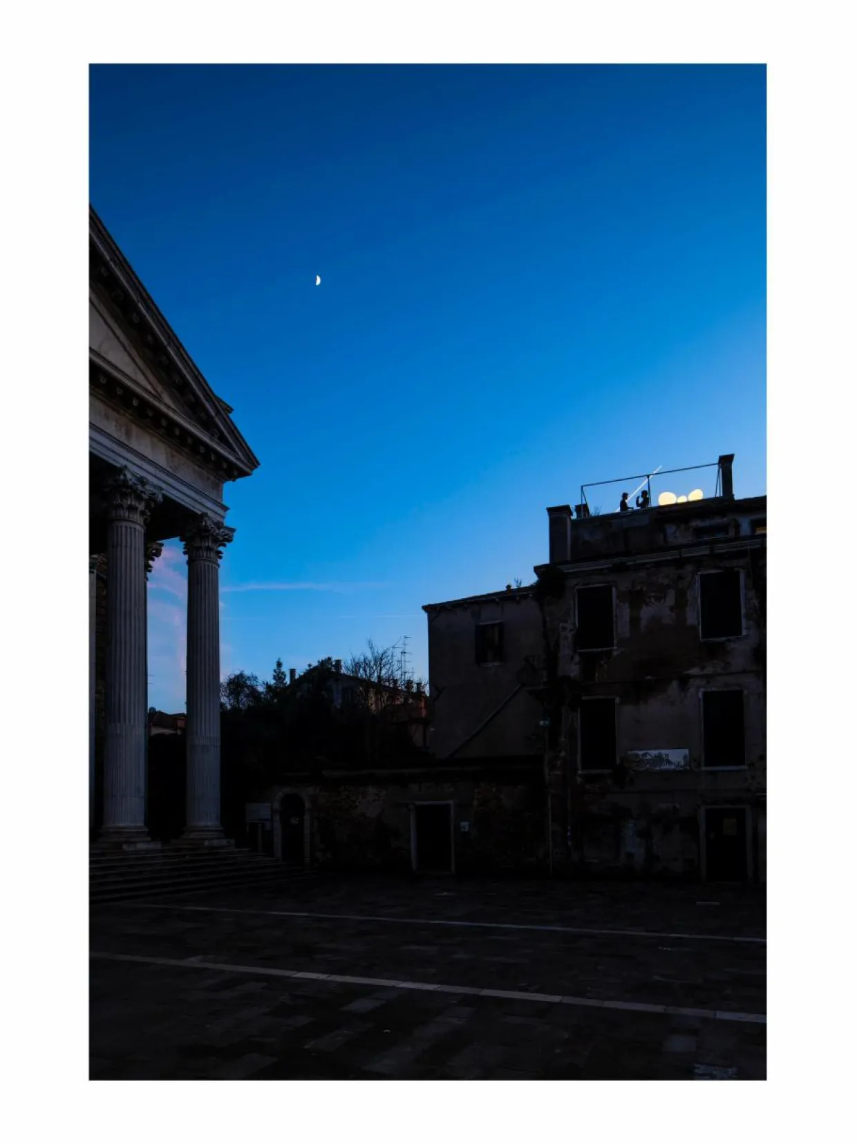 Gregg Table Media Tavolo -pöytävalaisin 31 x 26 x 26 cm