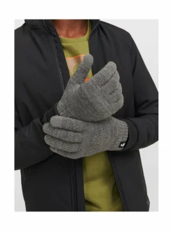 JacBarry-neulesormikkaat