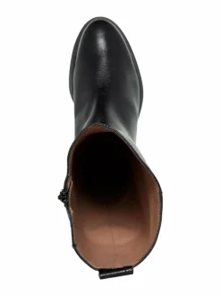 Korkeavartiset nahkasaappaat