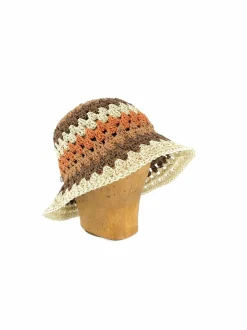 Layla-virkattu hattu