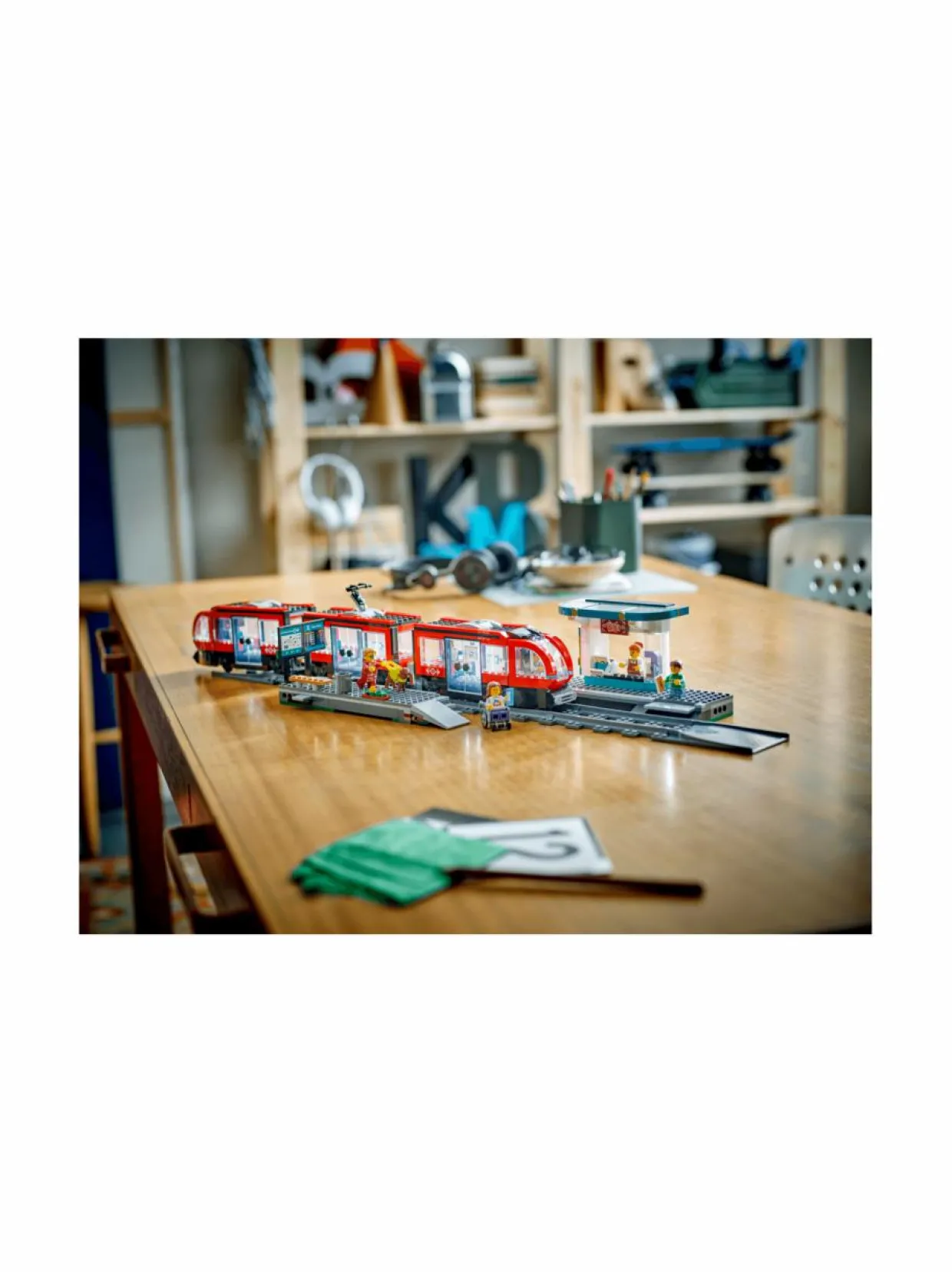 LEGO City Keskikaupungin pikaratikkapysäkki 60423