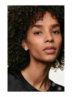 LES BEIGES WATER FRESH TINT WaterFresh Tint With MicroDroplet Pigments Bare Skin Effect Natural And Luminous Healthy Glow