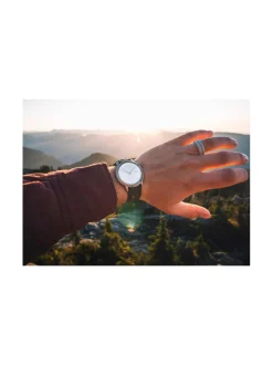 Loihi Oliivipuu-rannekello