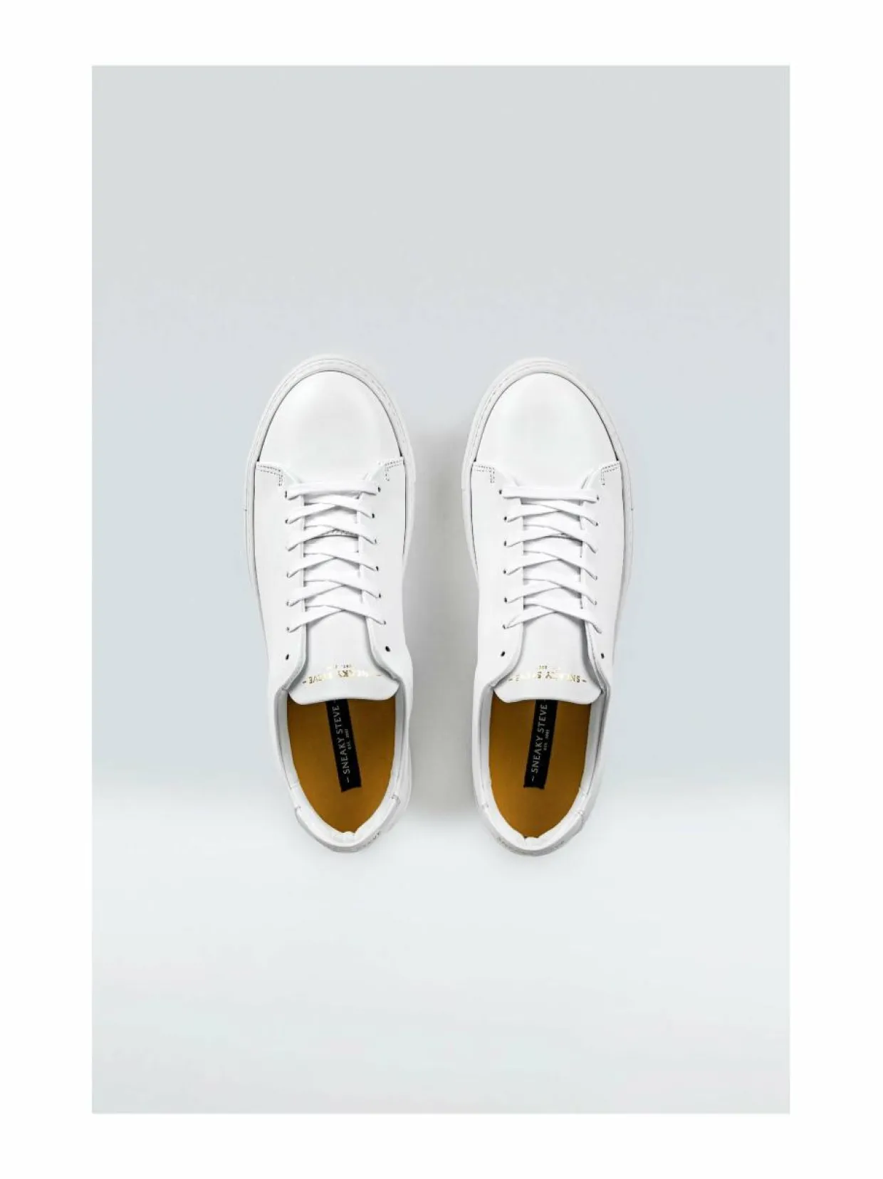 Moore-nahkasneakerit