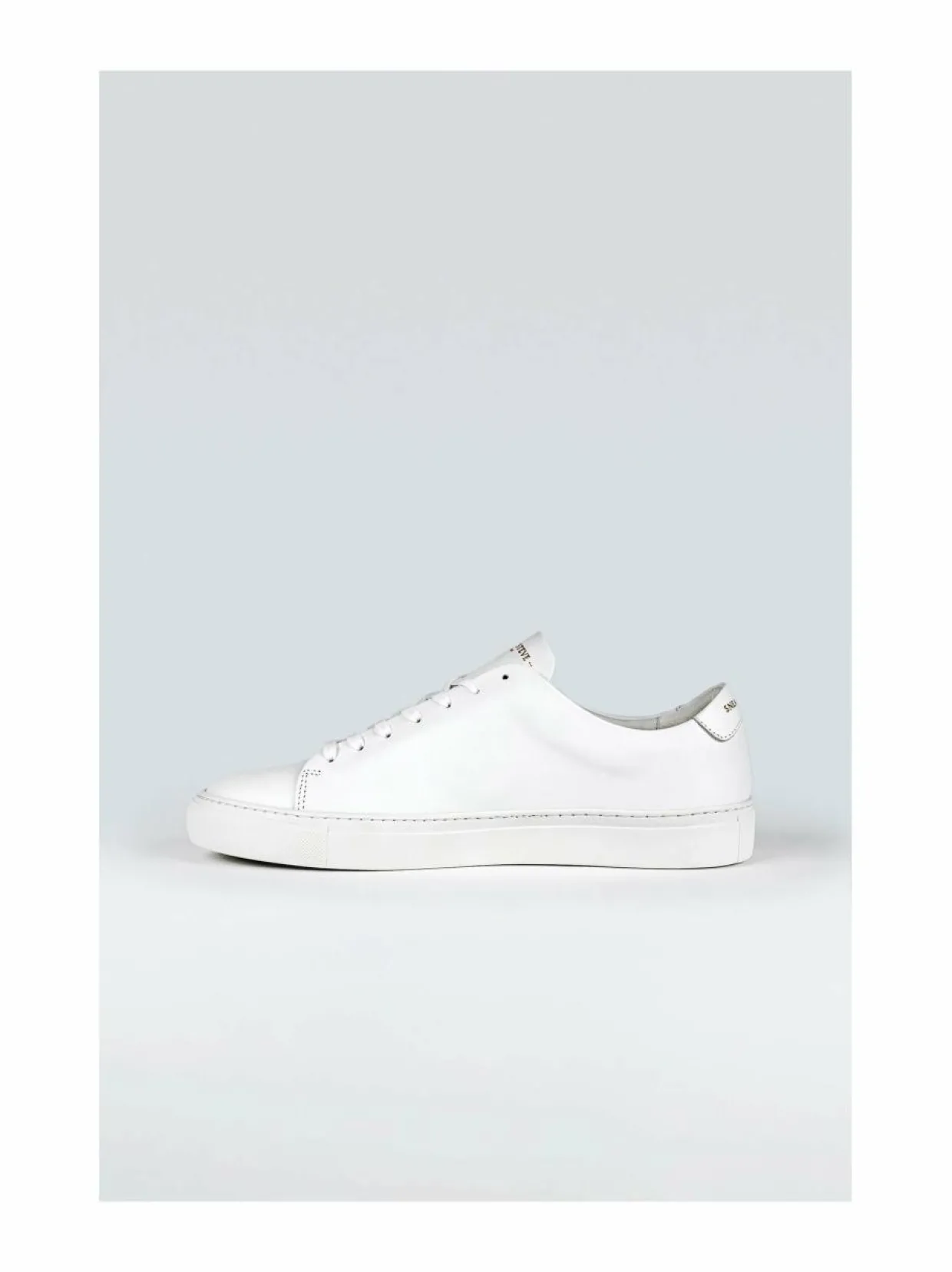 Moore-nahkasneakerit