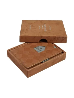 Nahkalompakko, Sand Chess