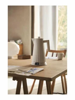 Plissé-vedenkeitin lämpötilansäädöllä 1,7 l