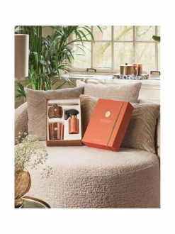 Private Collection Suede Vanilla -pakkaus