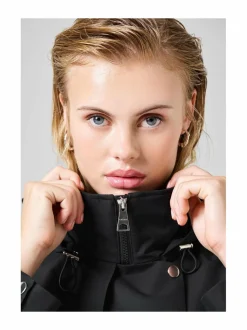 Scandi Trench -sadetakki