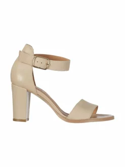 Silke-nahkasandaalit