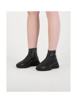 Sisterhood Boot Black
