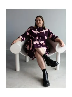 Tanja mekko, Rising Crane