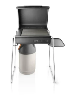 Terassigrillin jalat ja sivupöytä