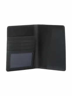 The Passport -passikotelo