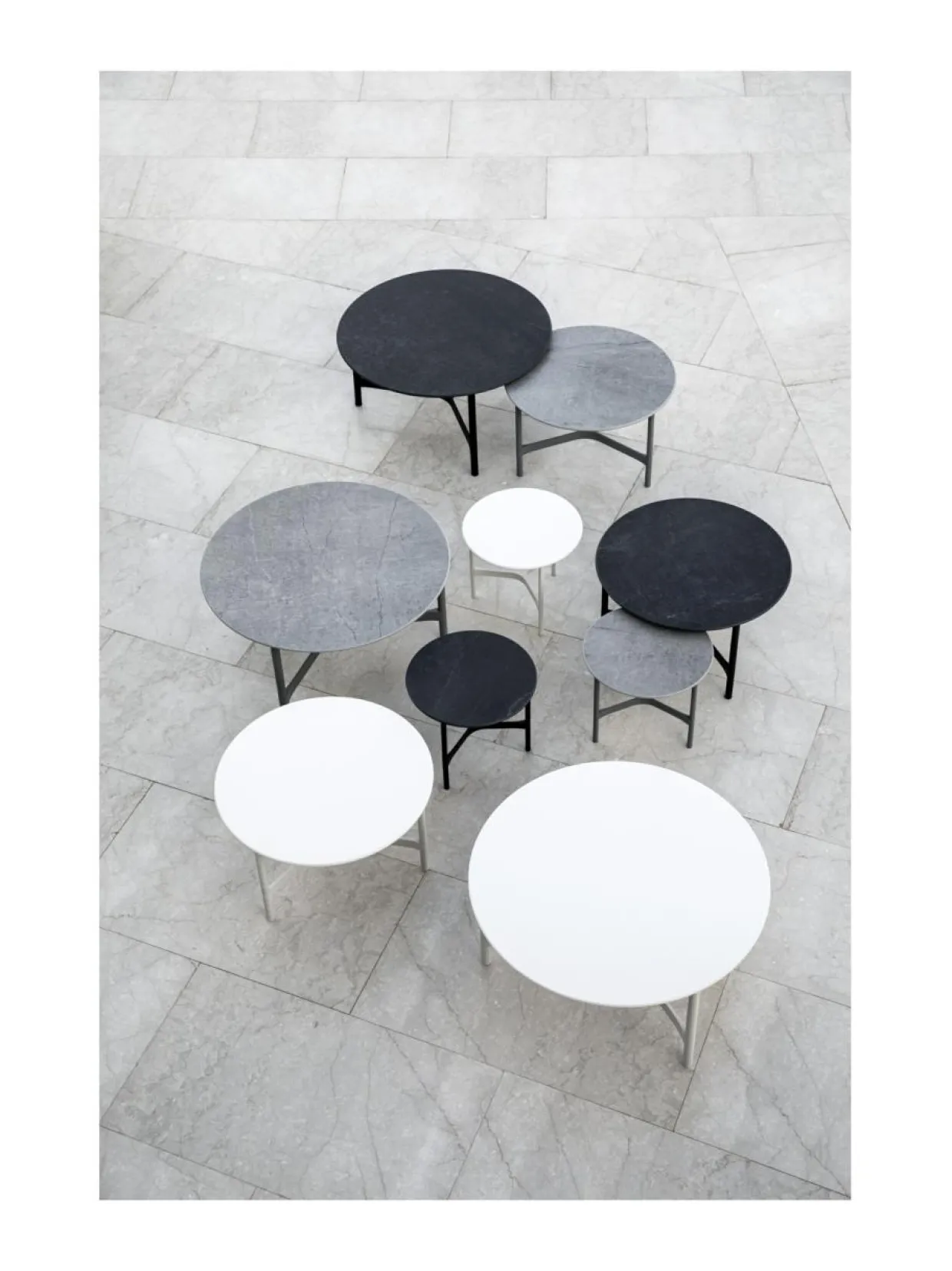 Twist -sohvapöytä 70 halk x 42 cm