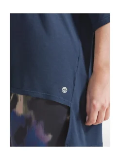 Väljä viskoosipaita