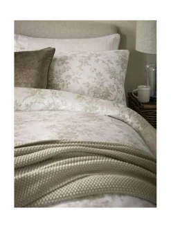 Walled Garden -satiinipussilakanasetti