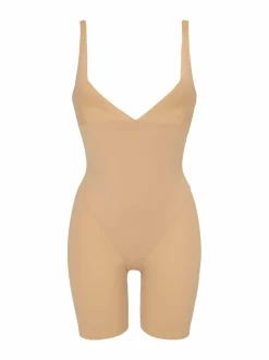 Wear your own bra -muotoileva body